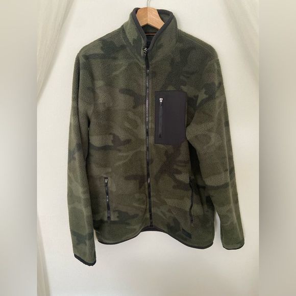 Abercrombie & Fitch Camouflage Sherpa Fleece Jacket - Picture 15 of 16